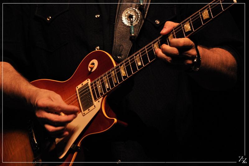6502 John Mayall 06-10-2010 (Medium).jpg